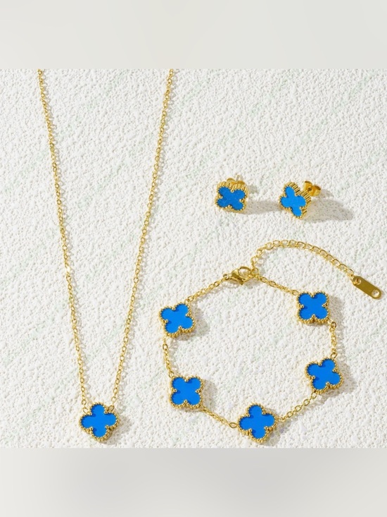 None Jewelry - Blue Clover Bracelet: Gold Plated Stainless Steel